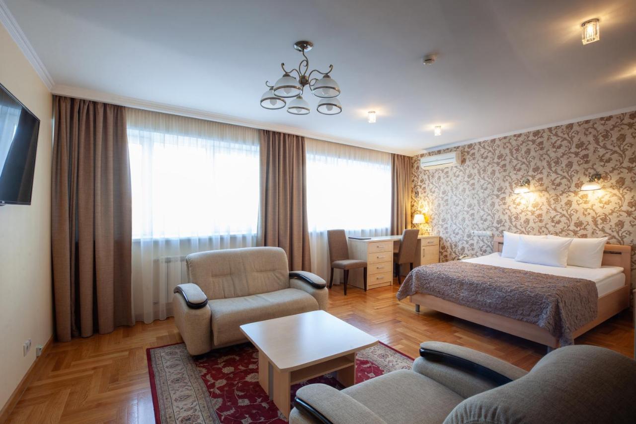 Hotel Krasnojarsk Zewnętrze zdjęcie