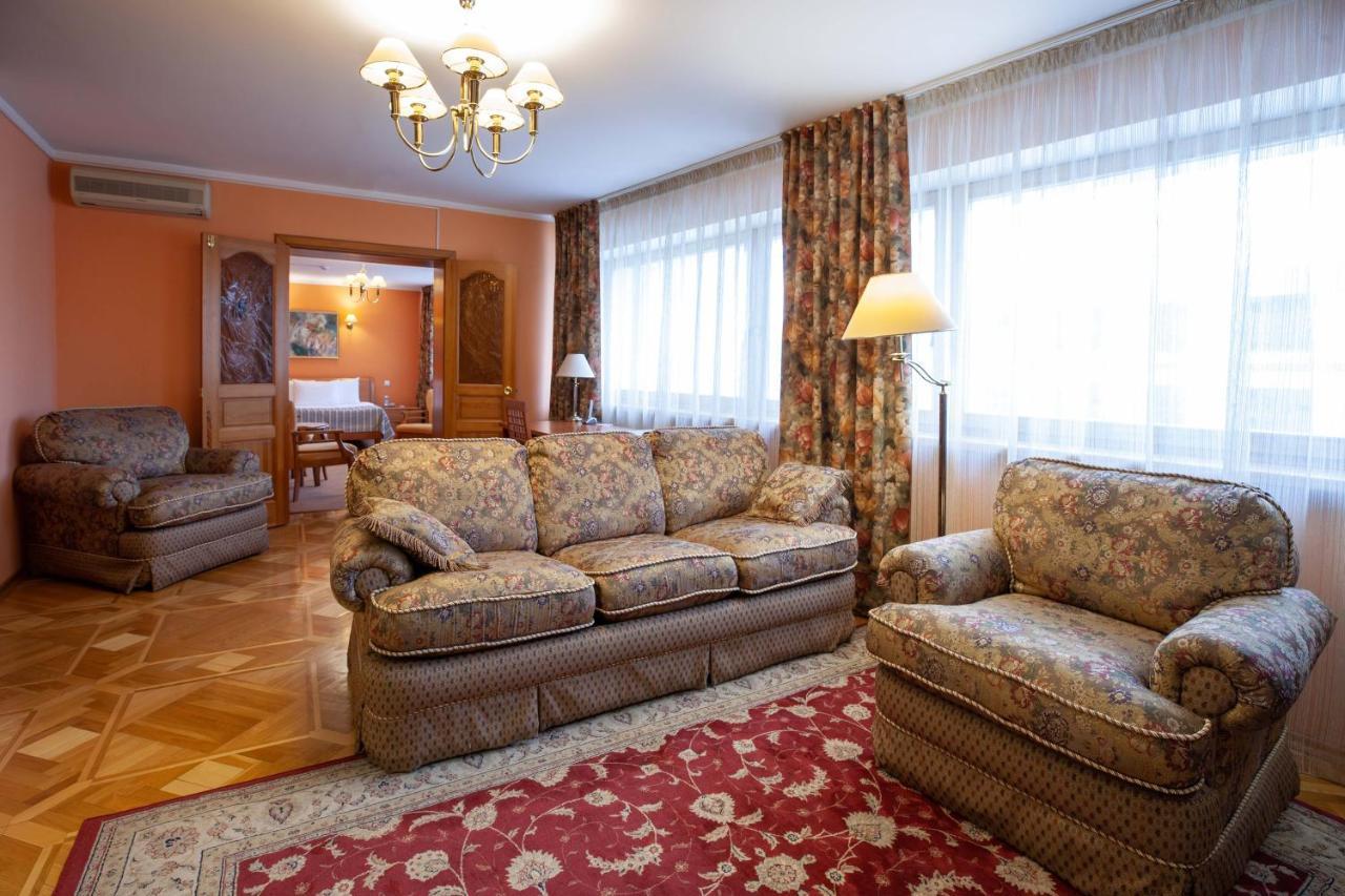 Hotel Krasnojarsk Zewnętrze zdjęcie