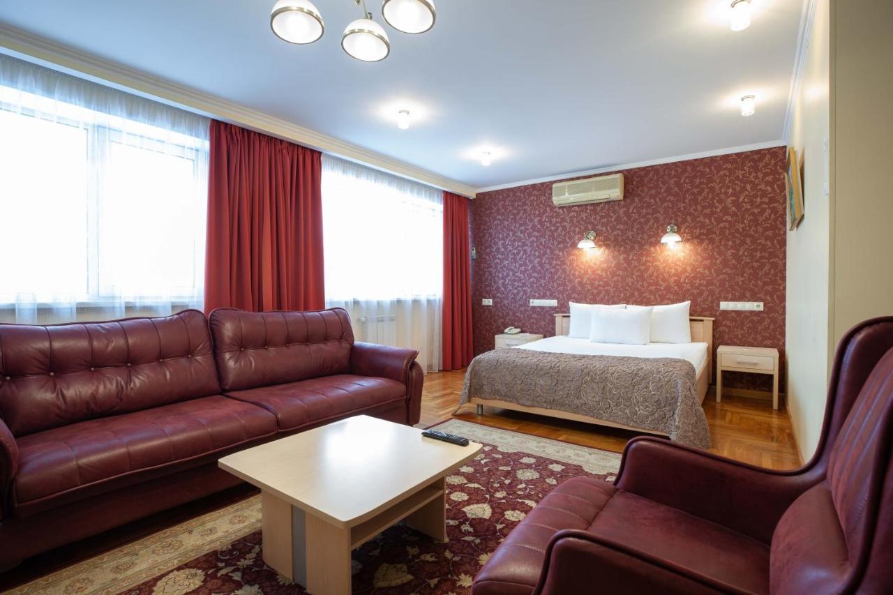 Hotel Krasnojarsk Zewnętrze zdjęcie