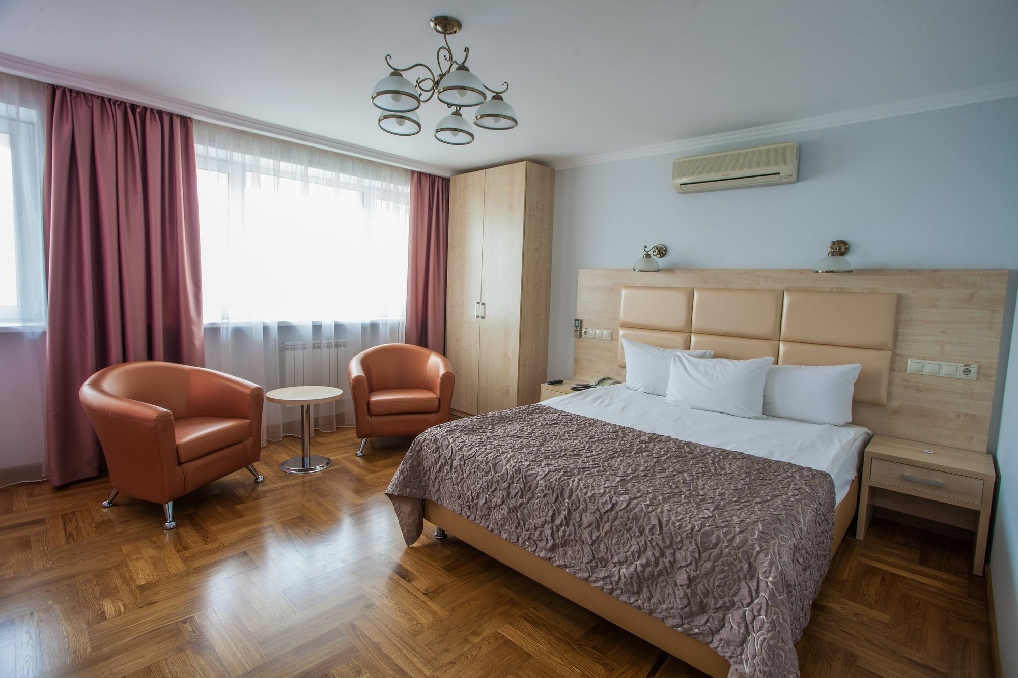 Hotel Krasnojarsk Zewnętrze zdjęcie