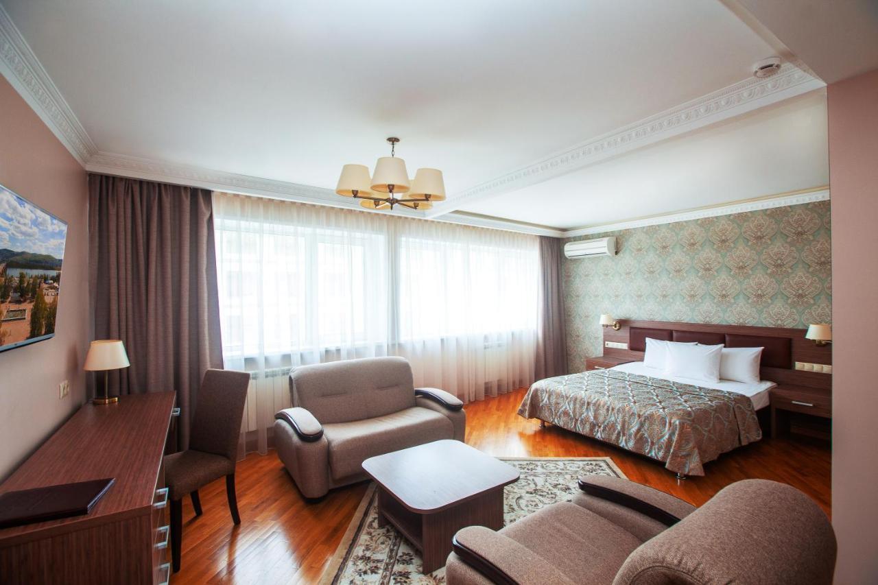 Hotel Krasnojarsk Zewnętrze zdjęcie